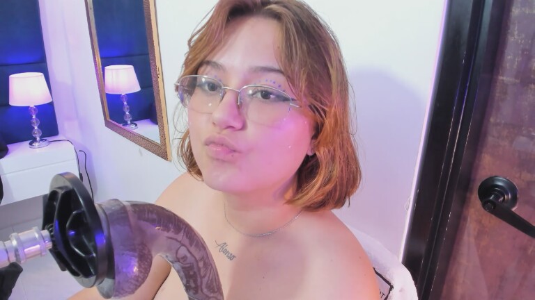 isa_grey's Streamate show and profile