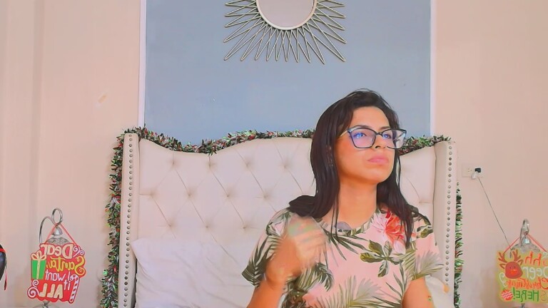 EmilyLoperaa's Streamate show and profile