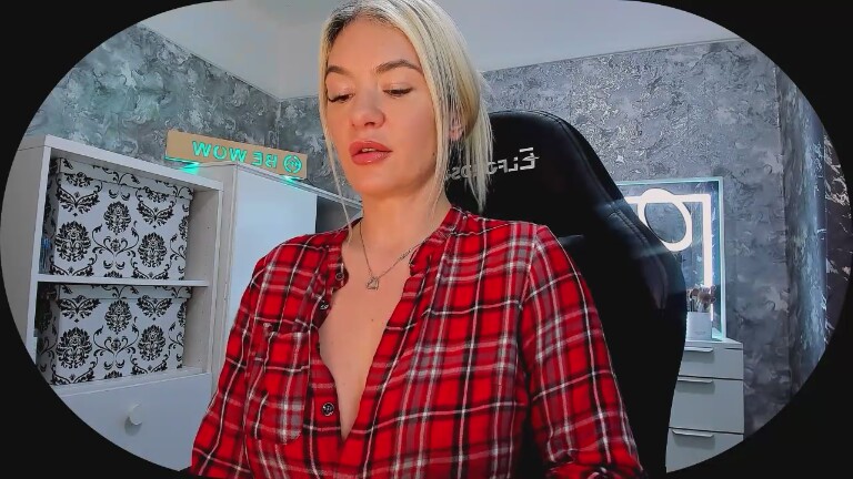 BE_WOW's Streamate show and profile