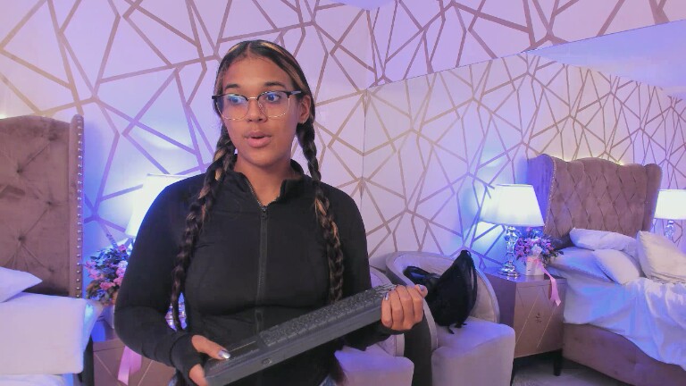 SaschaFit's Streamate show and profile