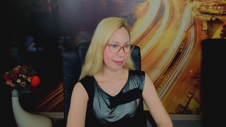 SofiaChastain's Streamate show and profile