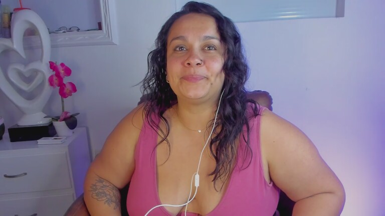 Nina_Lisboah's Streamate show and profile