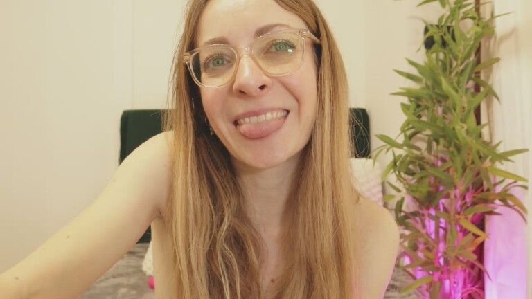 LunaRiva's Streamate show and profile