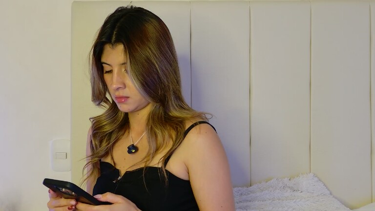 ValentinaCastillo's Streamate show and profile