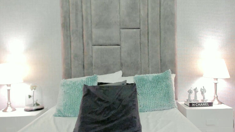 ZairaAbad's Streamate show and profile