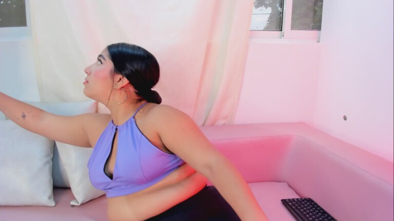 SophieLanne's Streamate show and profile