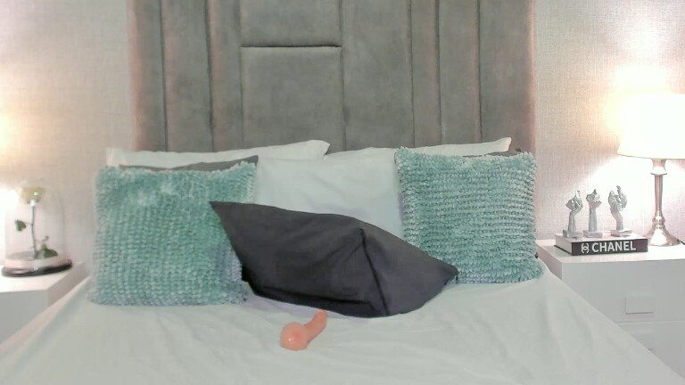 ZairaAbad's Streamate show and profile