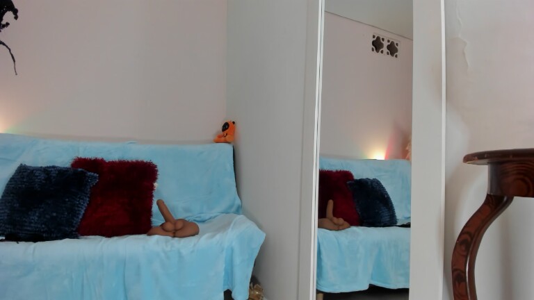 NatalieSaenz29's Streamate show and profile