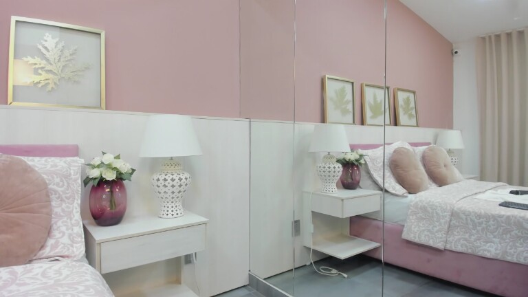 AliPeeks's Streamate show and profile