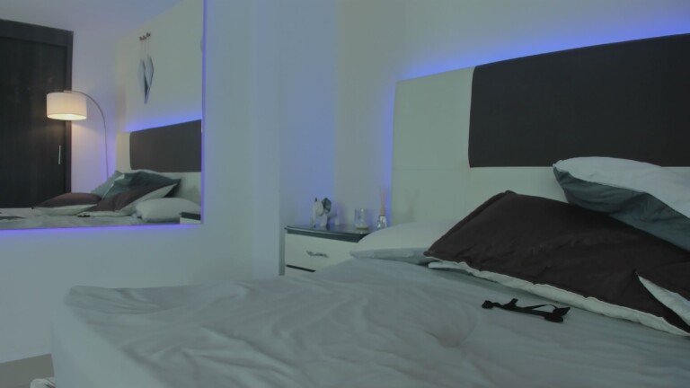 SkyLoren's Streamate show and profile