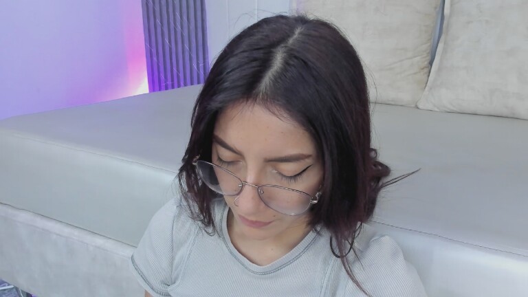 PaulinePeach's Streamate show and profile