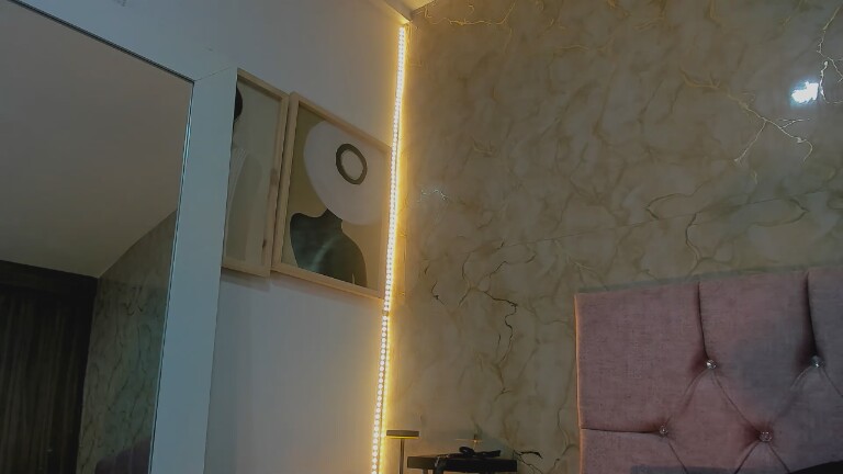 ValerinReeds's Streamate show and profile