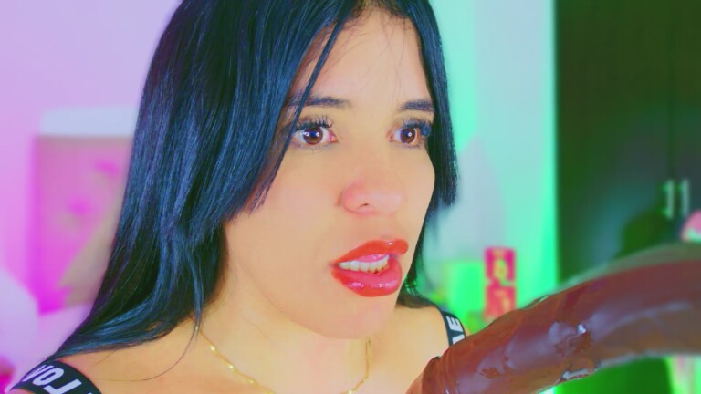 CharlootteEvans's Streamate show and profile