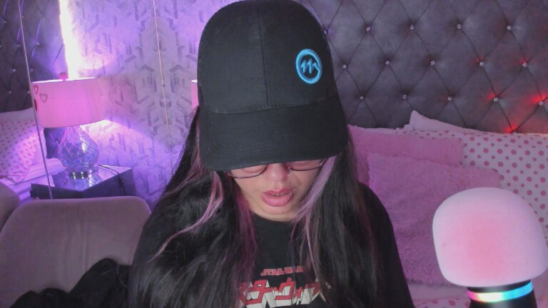 MaddieWaves's Streamate show and profile