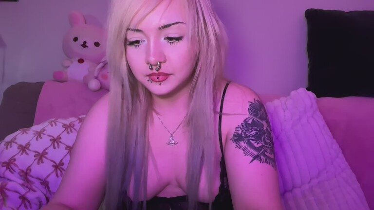 nymphokitty's Streamate show and profile