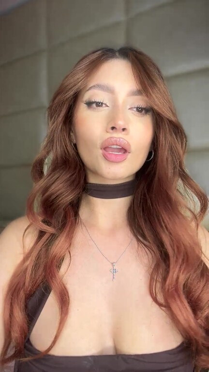 IsabelaJohnson's Streamate show and profile