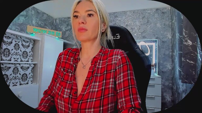 BE_WOW's Streamate show and profile