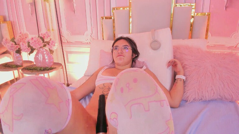 NaraSuarez's Streamate show and profile