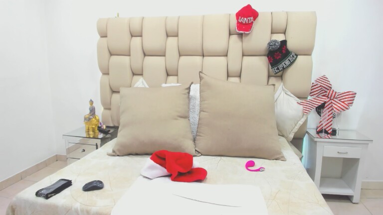 Kharhaa's Streamate show and profile