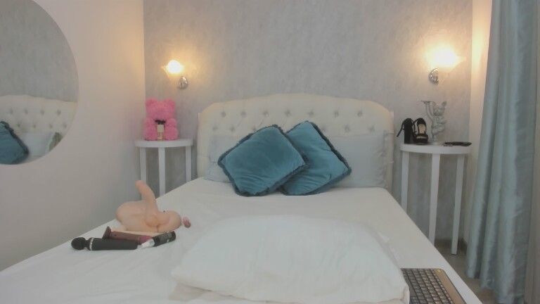 EmmilyMartinez's Streamate show and profile