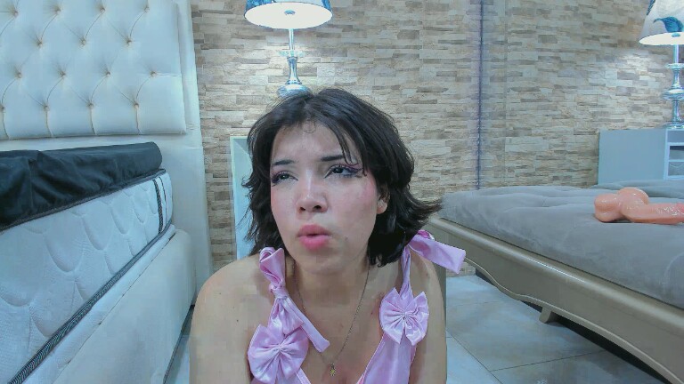 NikoYon's Streamate show and profile