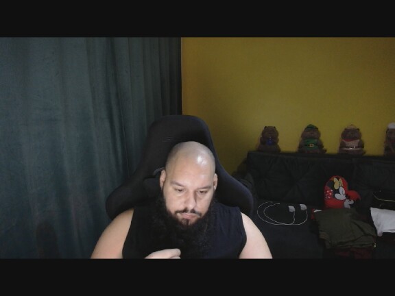 GuesssWho24's Streamate show and profile