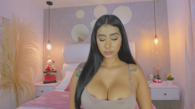 ValeriaMaraj's Streamate show and profile