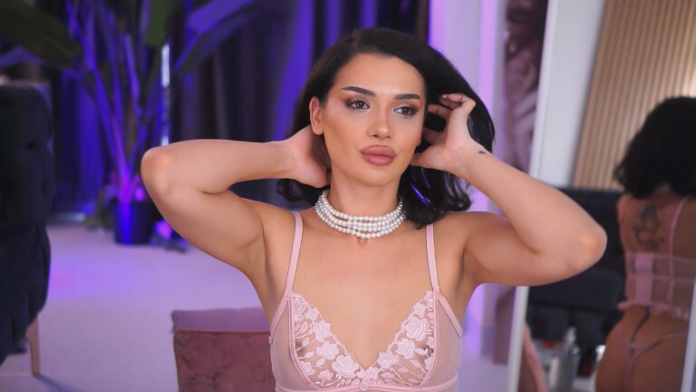 NaughtyyChloe's Streamate show and profile