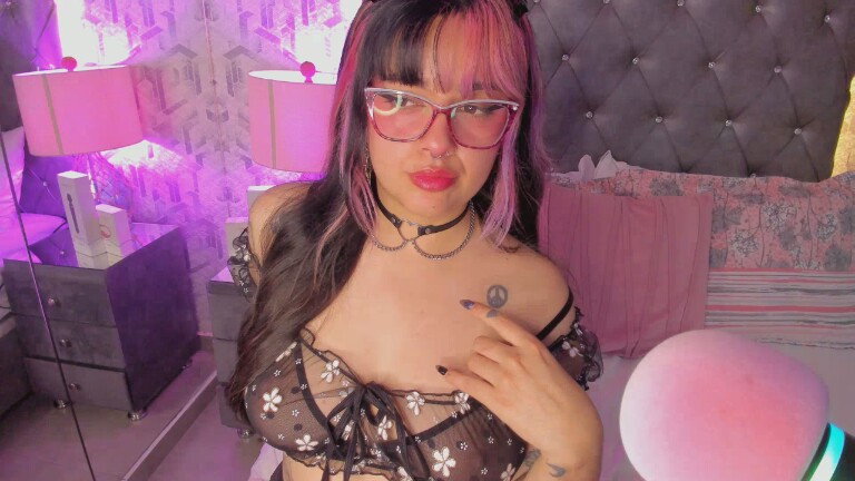 MaddieWaves's Streamate show and profile