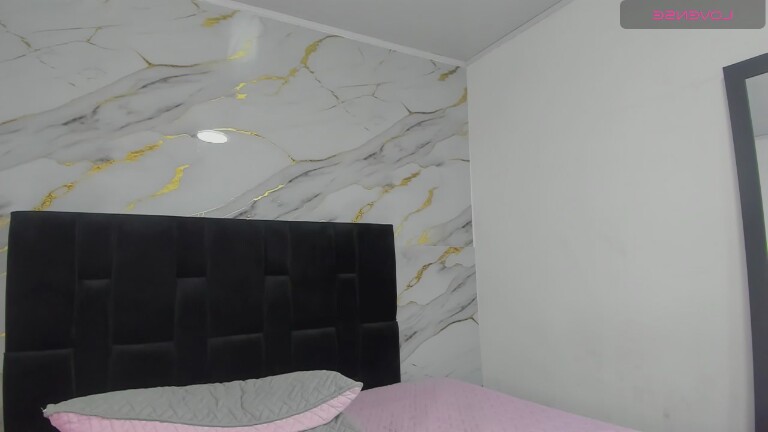 DulceTentaciion's Streamate show and profile