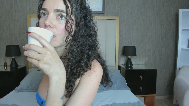 RoseMichels's Streamate show and profile