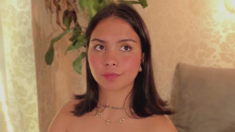 Shehell's Streamate show and profile