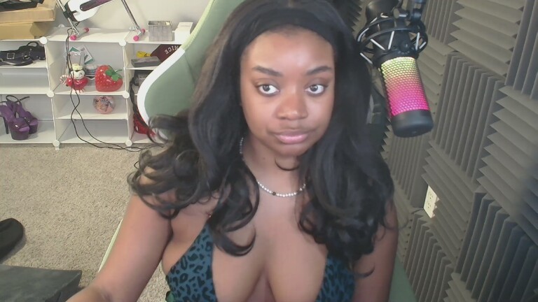 RobinTheSiren's Streamate show and profile