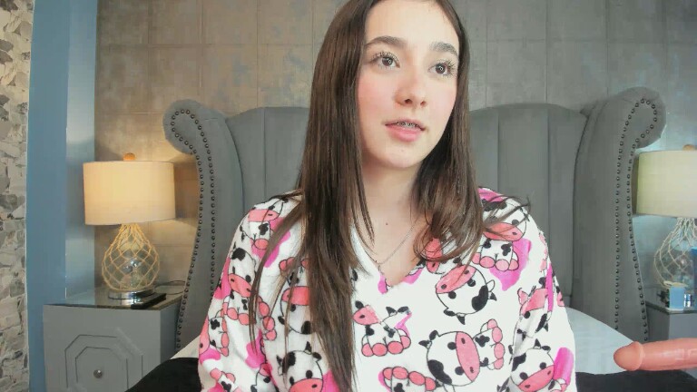 Sophiie_Collins's Streamate show and profile