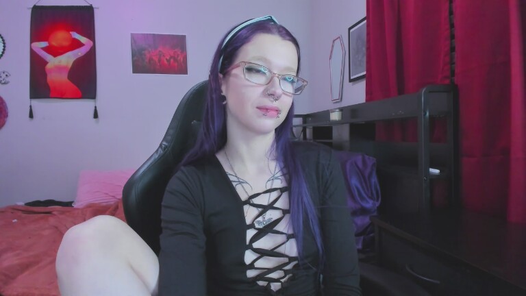 NikkiVill's Streamate show and profile