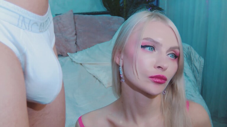 DenLina's Streamate show and profile