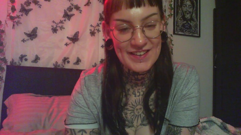 TaraNoire's Streamate show and profile