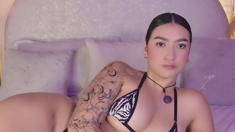 ManuelaHall's Streamate show and profile