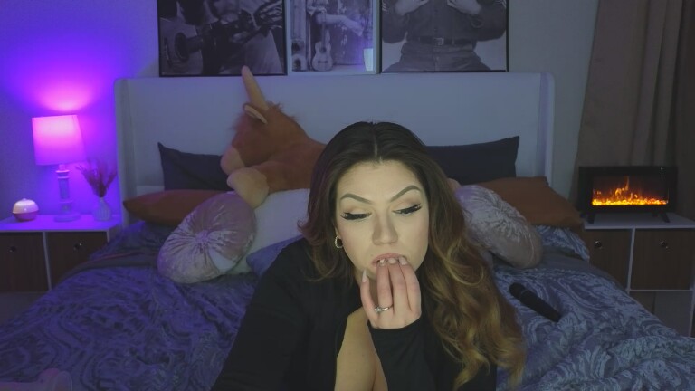 Ameliajade111's Streamate show and profile