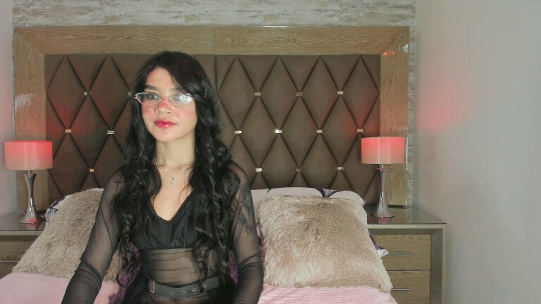 DafneJames's Streamate show and profile