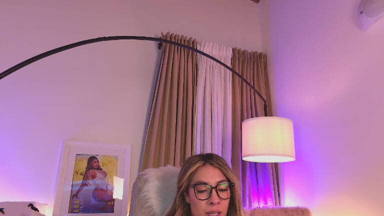 sarareynoldsX's Streamate show and profile