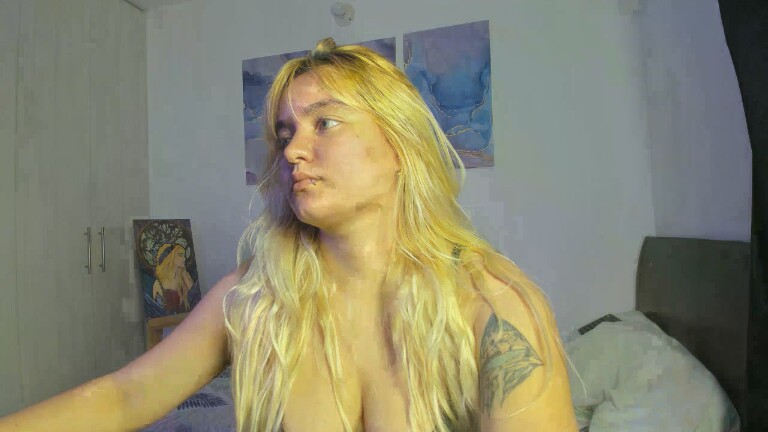 SkyLumen's Streamate show and profile