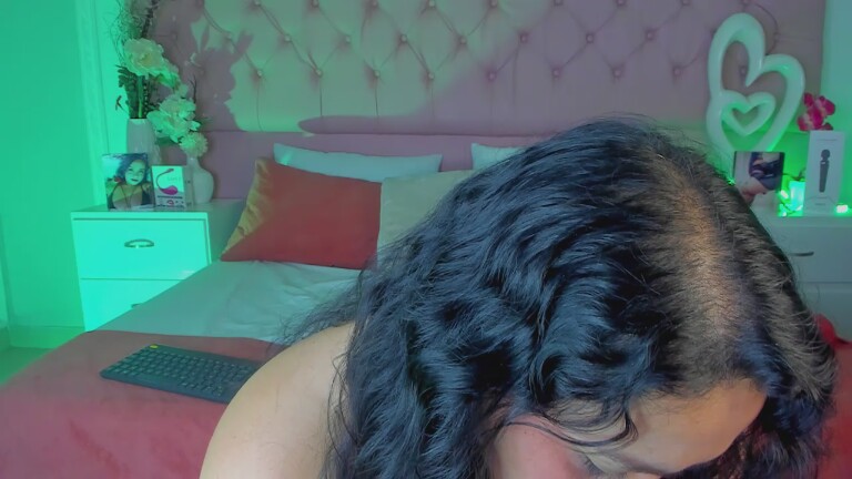 Nina_Lisboah's Streamate show and profile