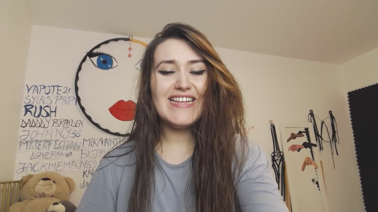 SYIA's Streamate show and profile