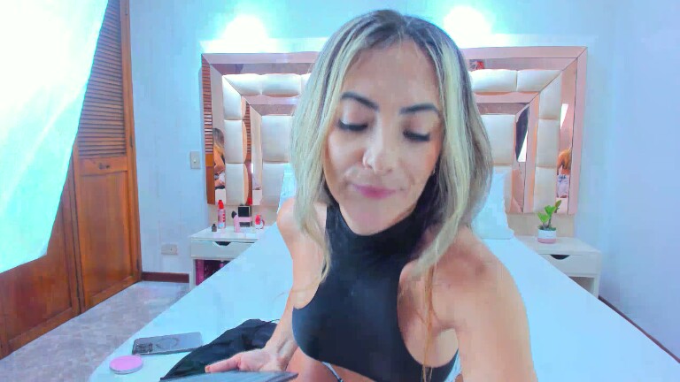 Jolie_Meyer's Streamate show and profile