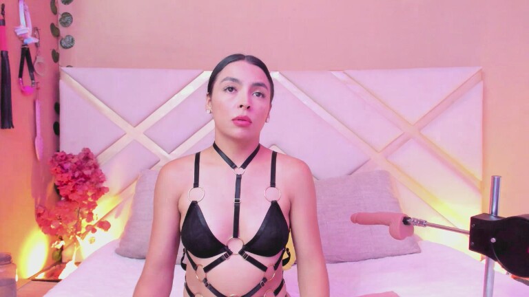 SaraSstonee's Streamate show and profile