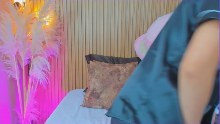 HemmaThompsonn's Streamate show and profile