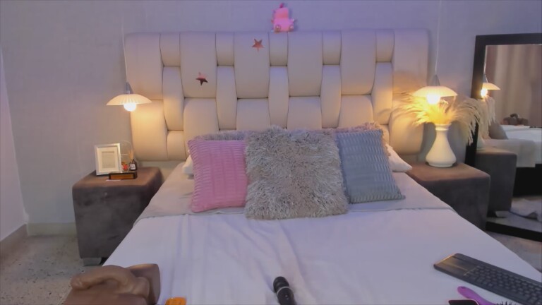 EmmaPrinncess's Streamate show and profile