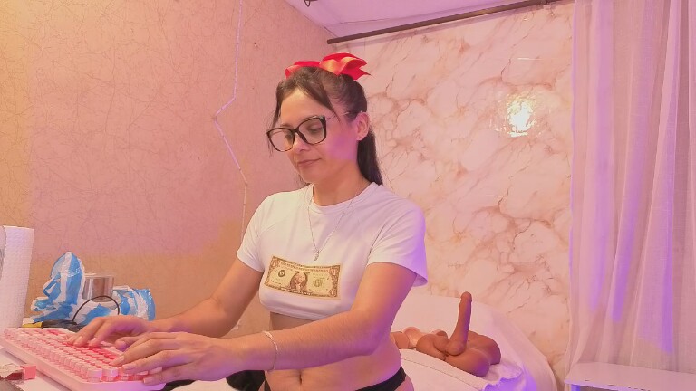 SexyKelany's Streamate show and profile