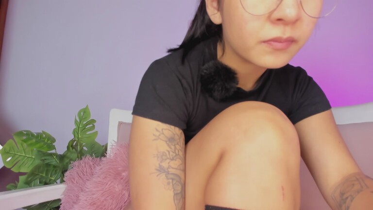 MiaSweet100's Streamate show and profile